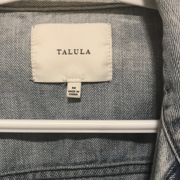 Aritzia Talula Light wash jean jacket - Picture 2 of 4